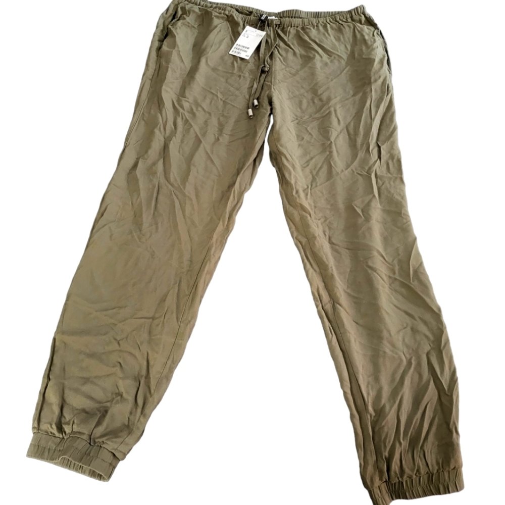 H&M  Woman Green Jogger pants